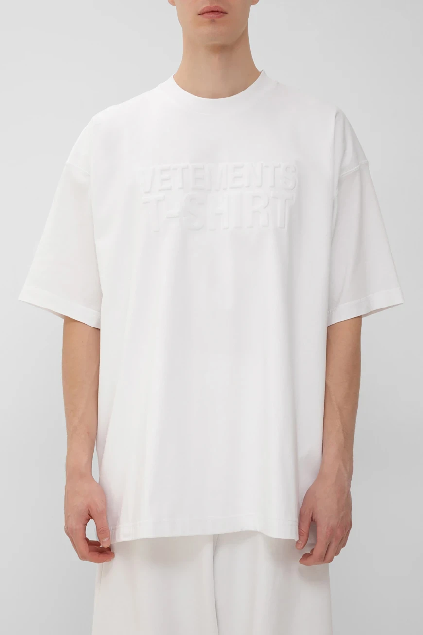 Футболка VETEMENTS купить в Москве за 32375 рублей (Пол: женский