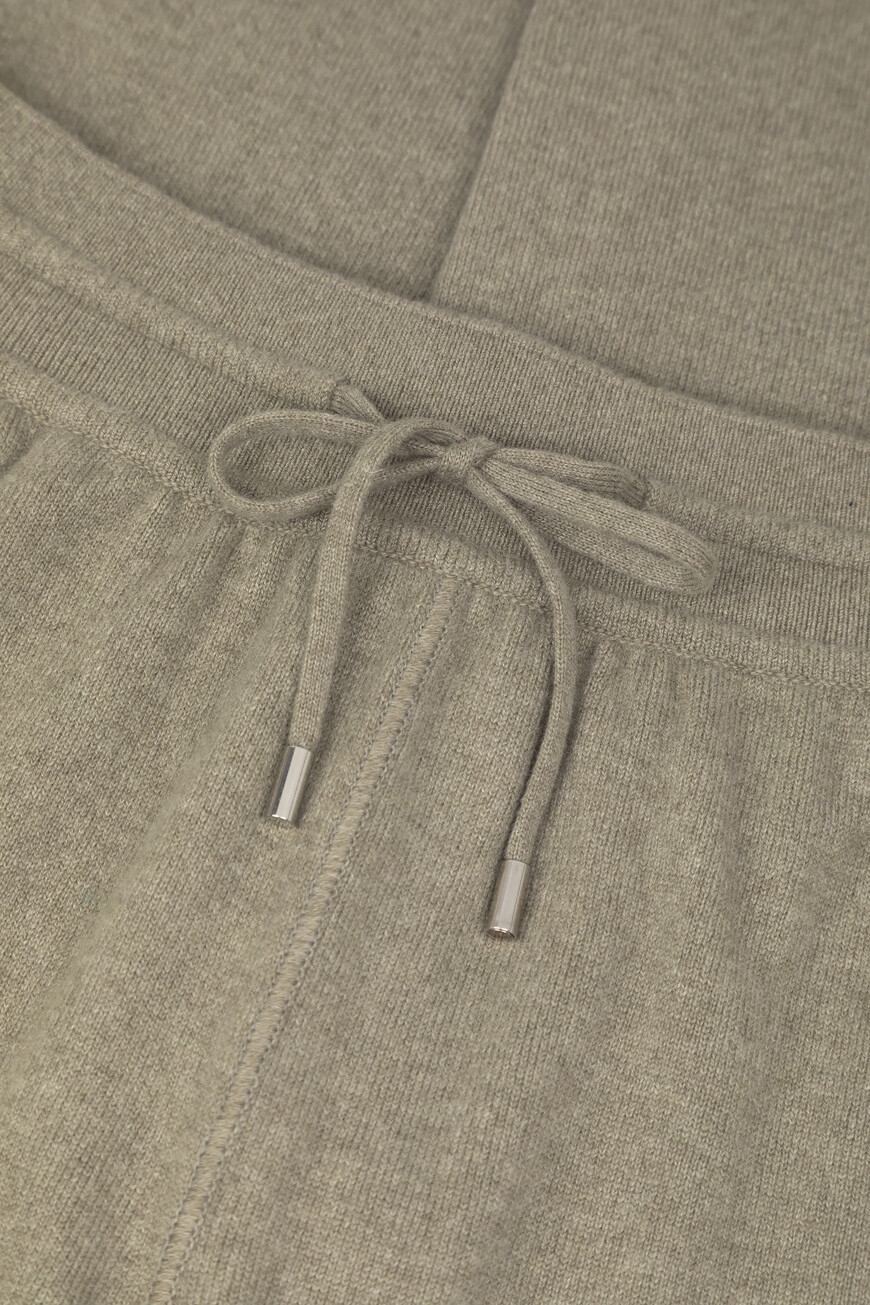 брюки  модель merano FAE6453 511M по распродаже