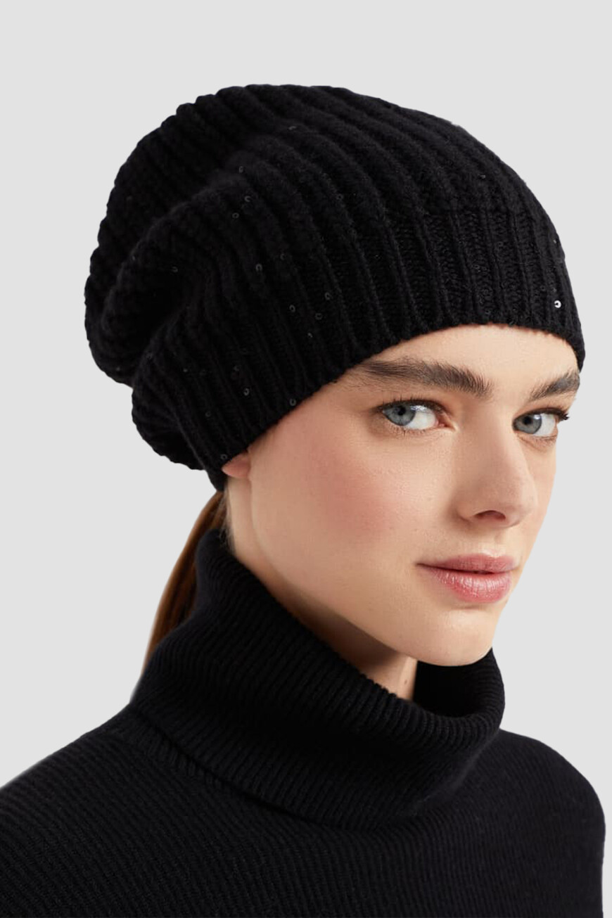 шапка  M32373999 C101 по акции