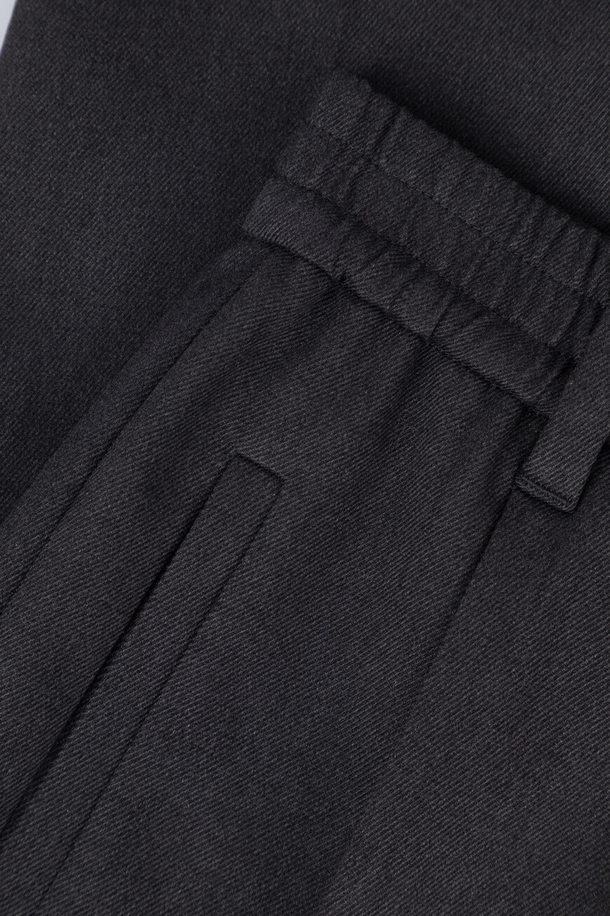 брюки  MA126P8416 C009 на официальном сайте