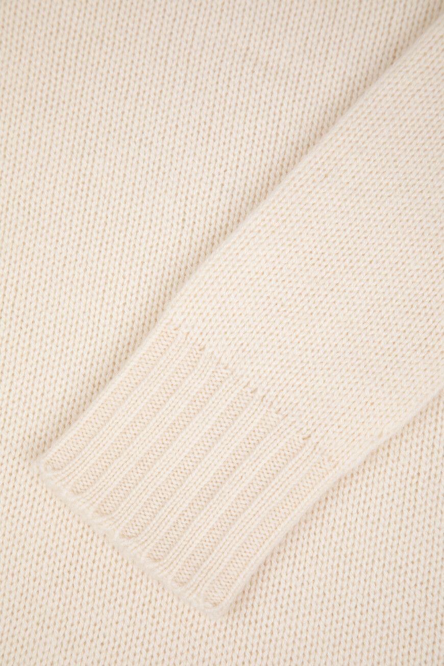 джемпер  MAD224F500 L036 0000 0148 по распродаже