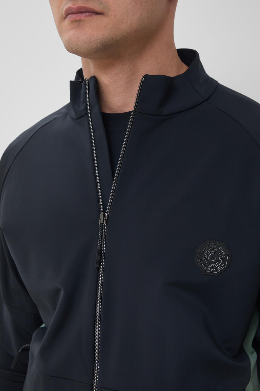 олимпийка  модель из коллекции sr luxury tech MYJ4400010 A15506 NEVC купить с доставкой