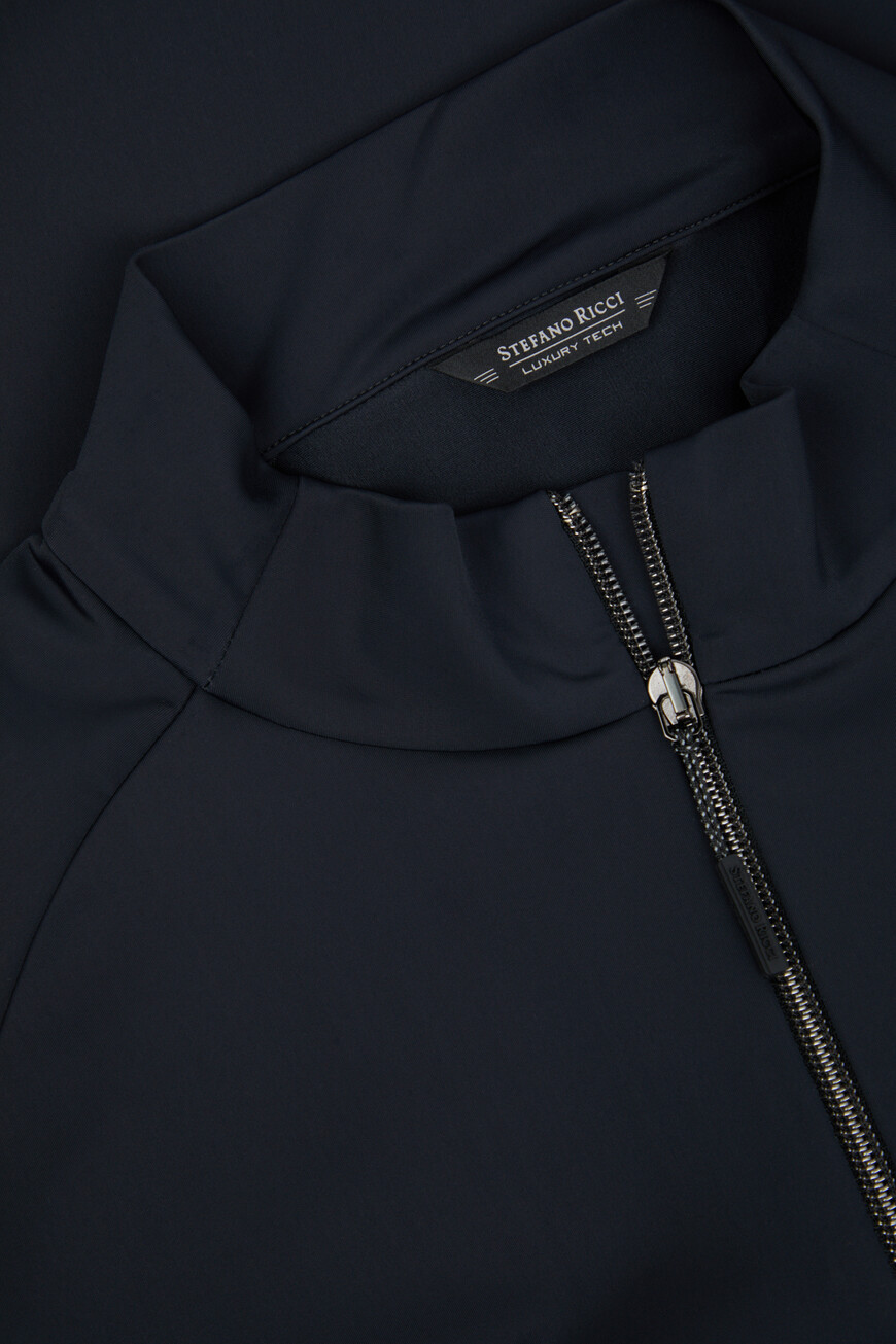 олимпийка  модель из коллекции sr luxury tech MYJ4400010 A15506 NEVC по распродаже