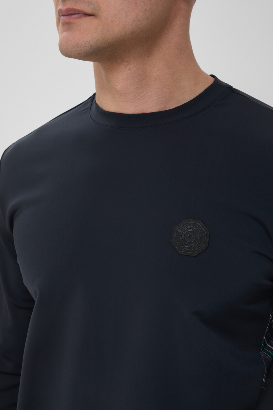 лонгслив  модель из коллекции sr luxury tech MYH4400010 A15540 NEVC купить с доставкой