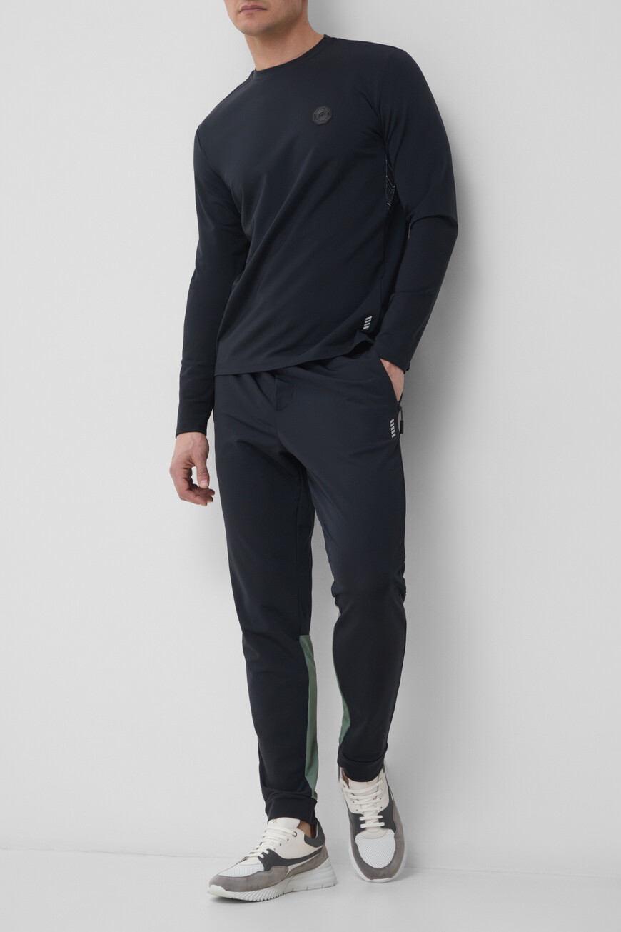 лонгслив  модель из коллекции sr luxury tech MYH4400010 A15540 NEVC со скидкой