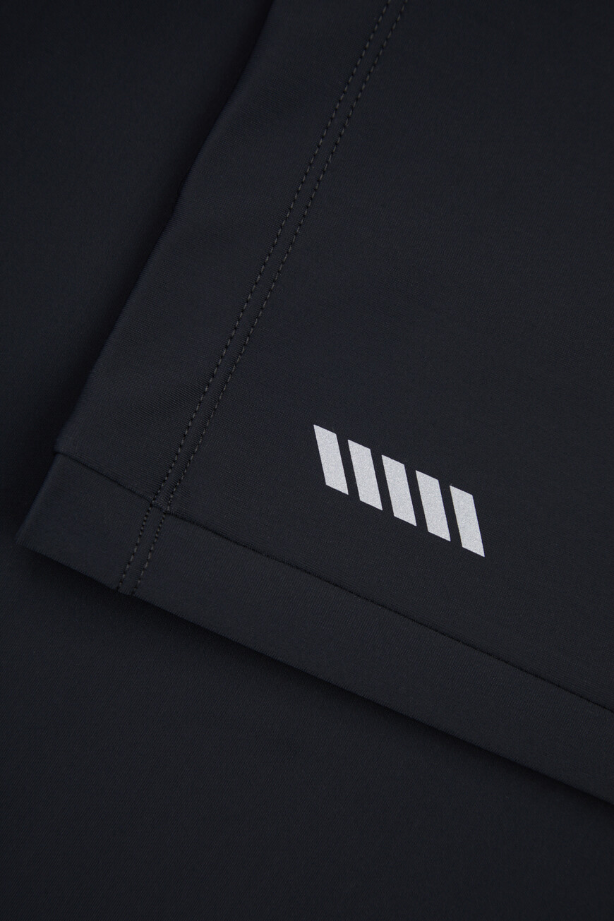 лонгслив  модель из коллекции sr luxury tech MYH4400010 A15540 NEVC оригинал