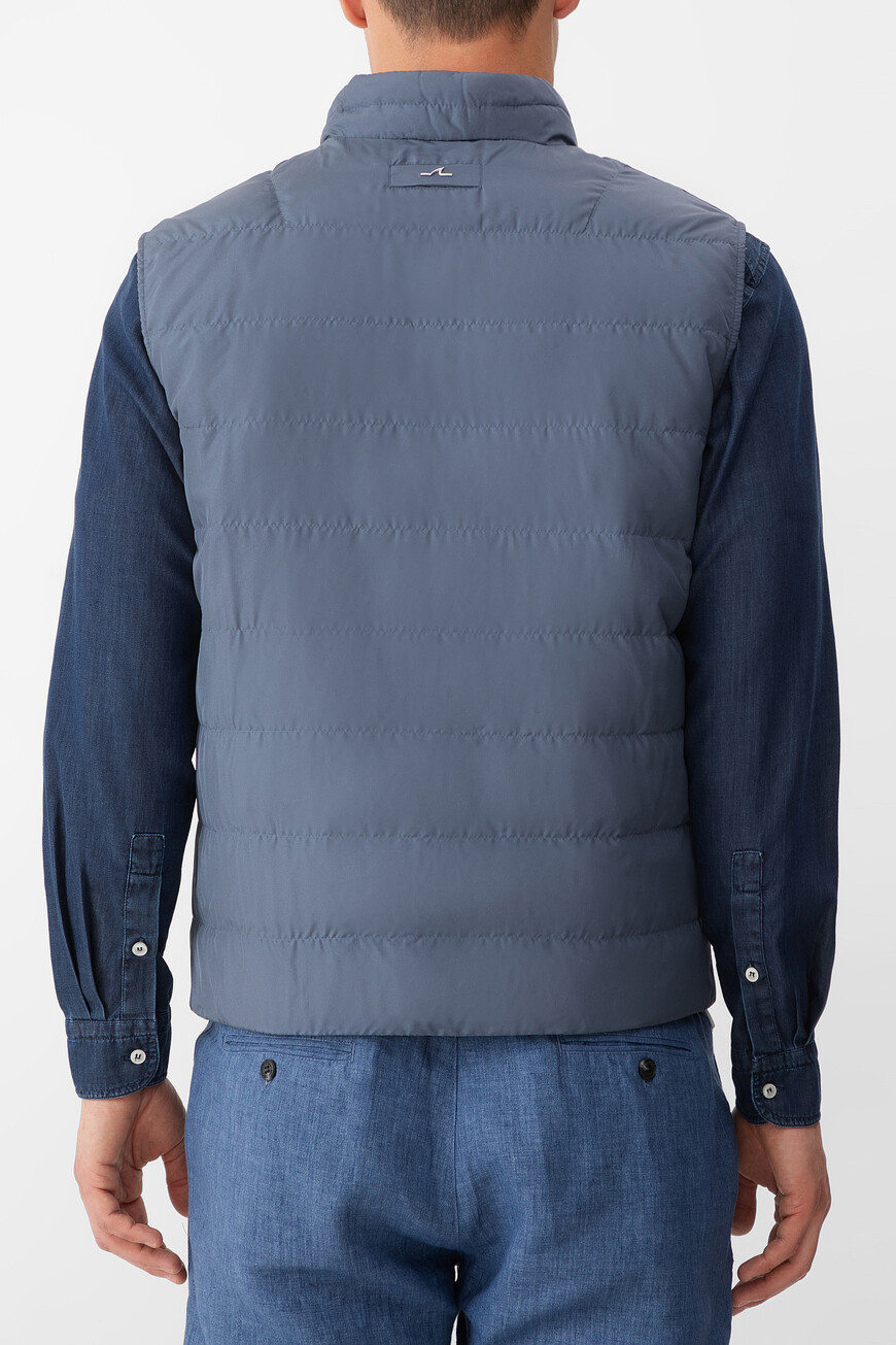 жилет  25412092 635 по акции