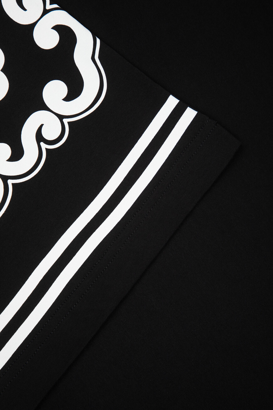 футболка dolce&gabbana модель из коллекции dna с принтом bandanna G8PN9T G7N8O N0000 на официальном сайте