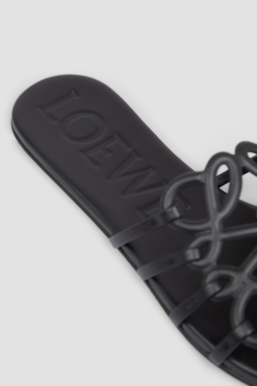 шлепанцы  модель petal anagram LLSP465X08 1100 на официальном сайте