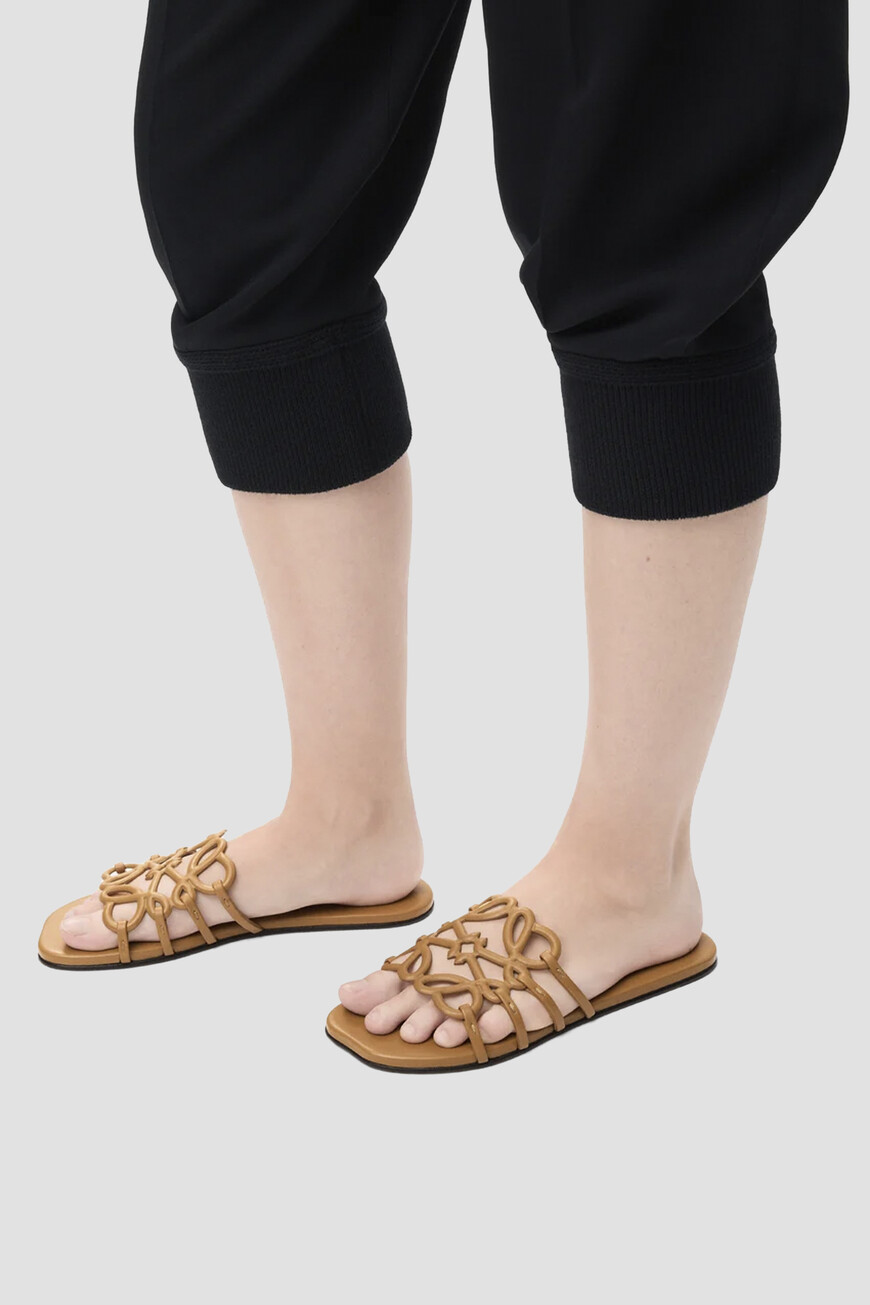 шлепанцы  модель petal anagram LLSP465X08 3150 по акции