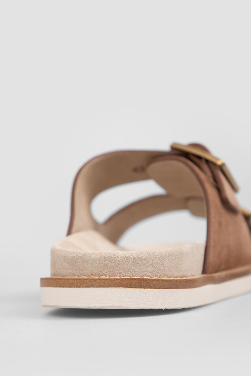 шлепанцы  модель urban MZUSILY235 CHW89 на официальном сайте