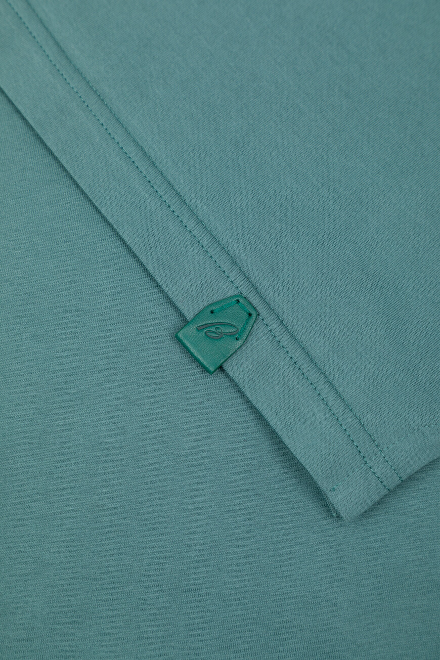 футболка  UJSY0L OA613 3600 на официальном сайте