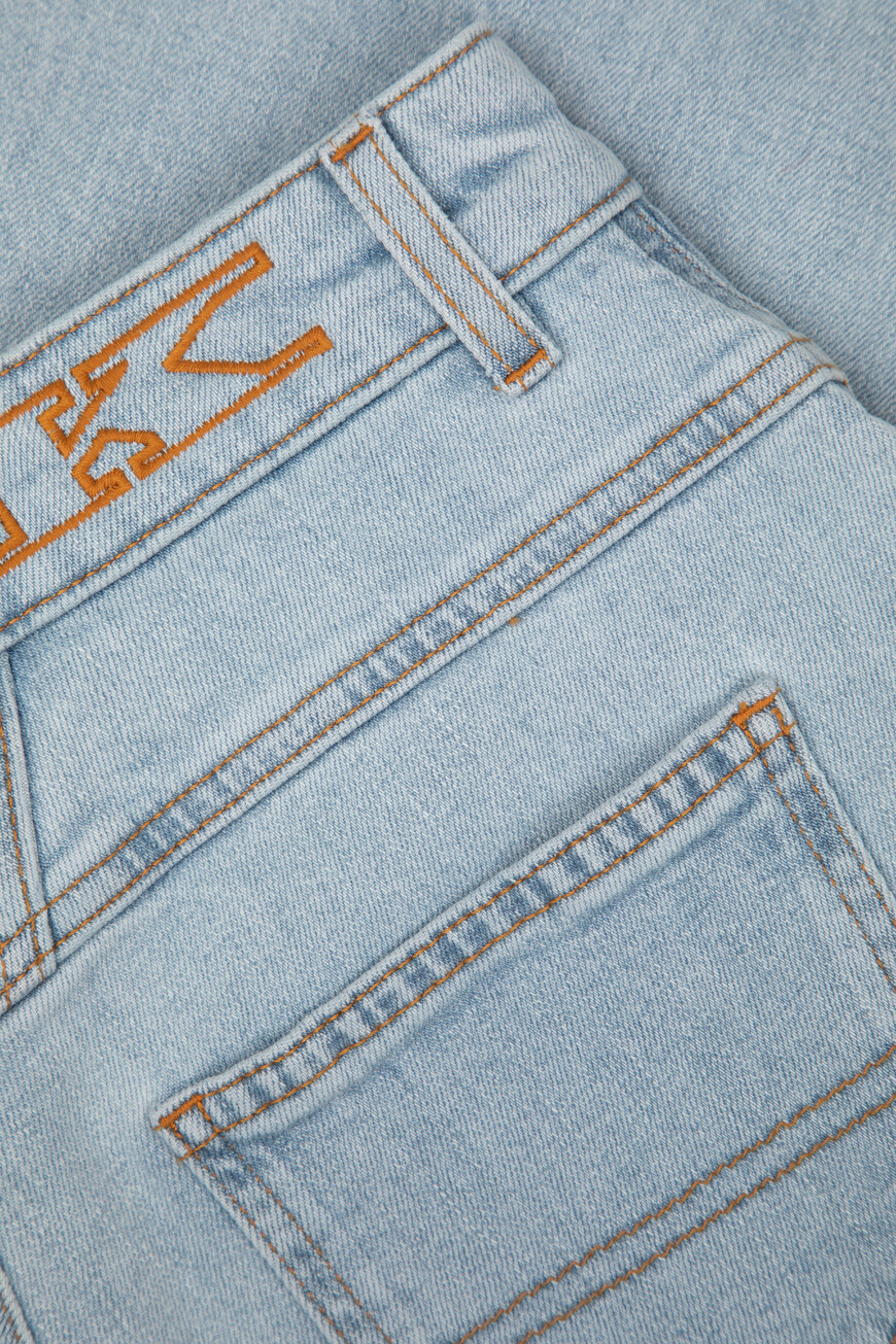 джинсы  модель sartorial DJ53102K0930F01009 оригинал