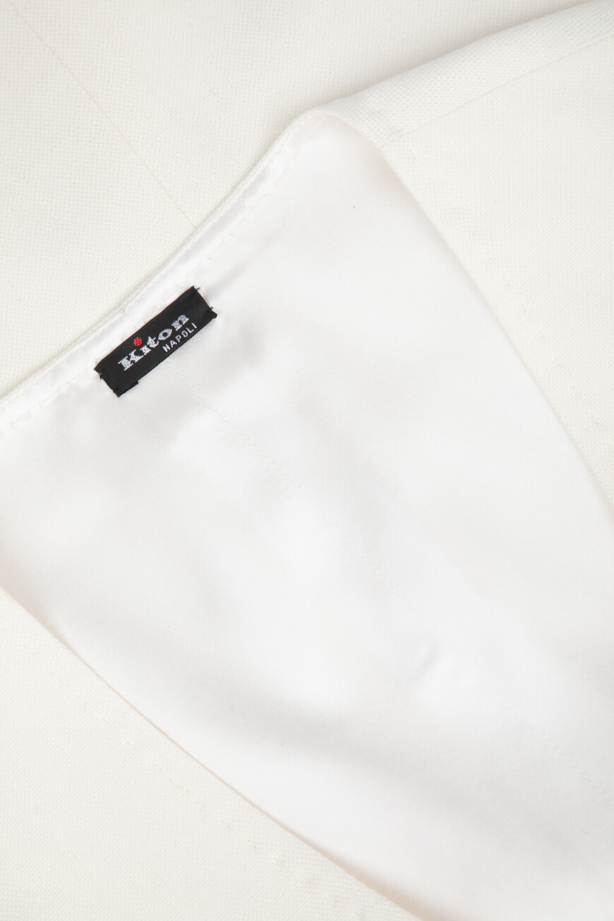 жилет  D47456K0919B0100J по распродаже