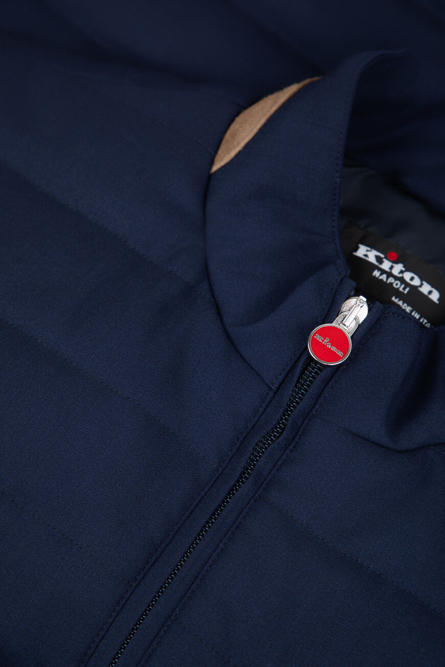 жилет  UW2075V0835F01004 по распродаже