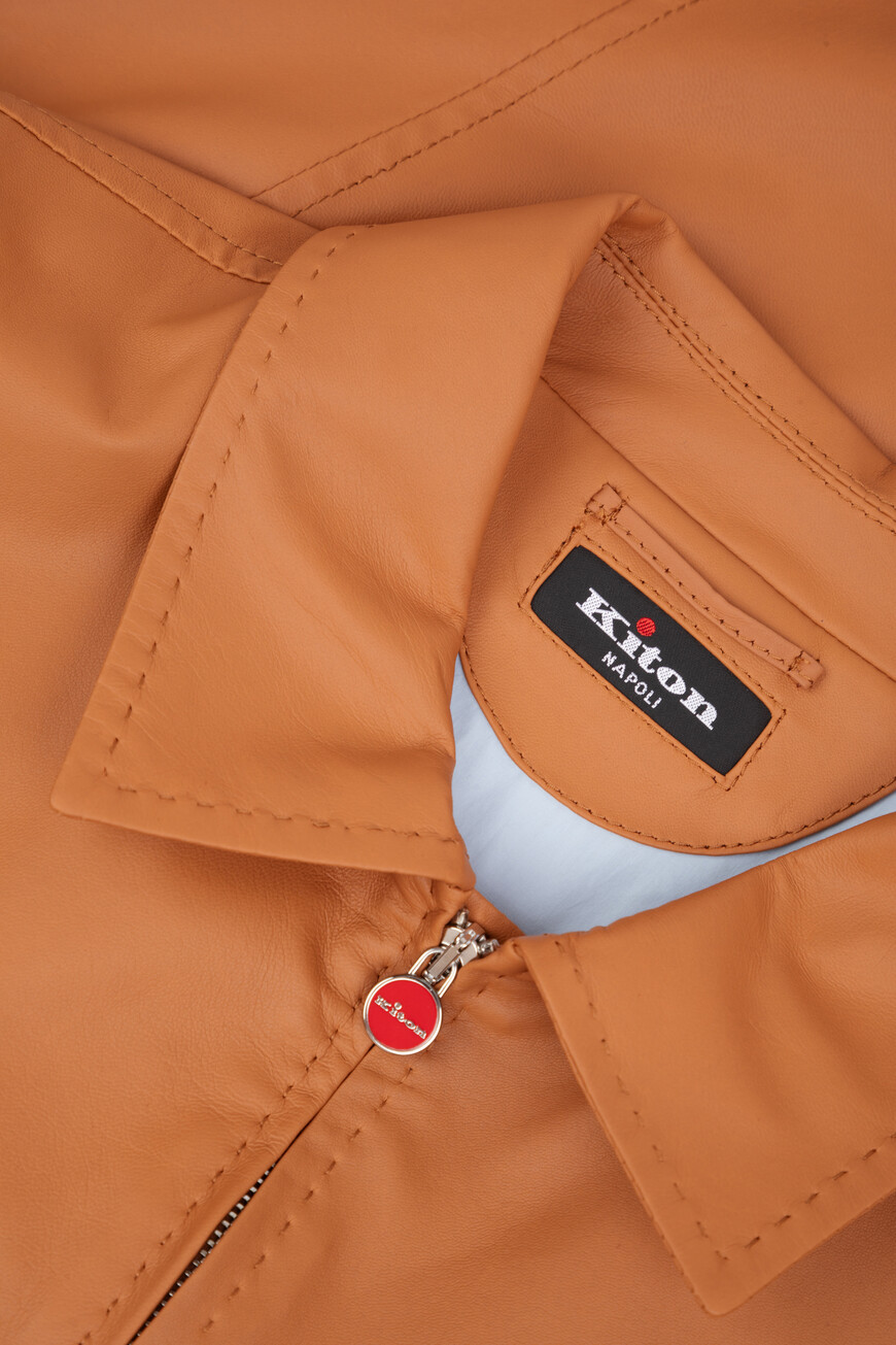 куртка  UW2058V0821F07005 на официальном сайте