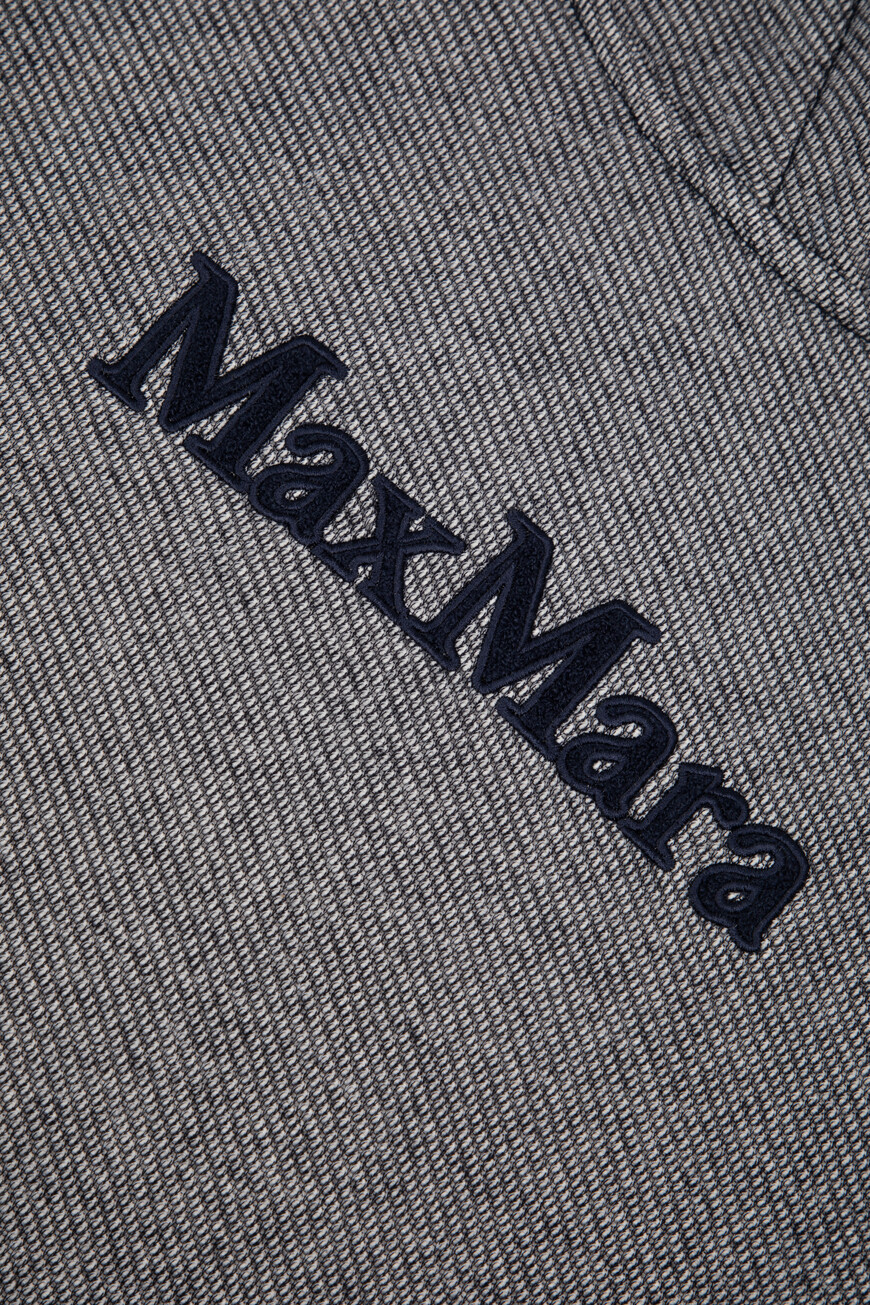 худи  GARY 2511921018 004 на официальном сайте