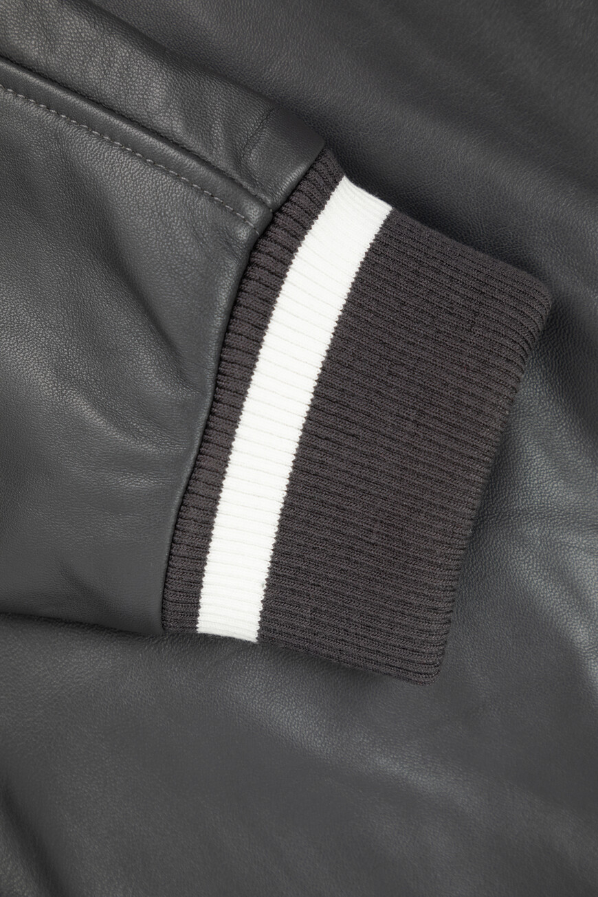 бомбер  на сезон этого года фотография