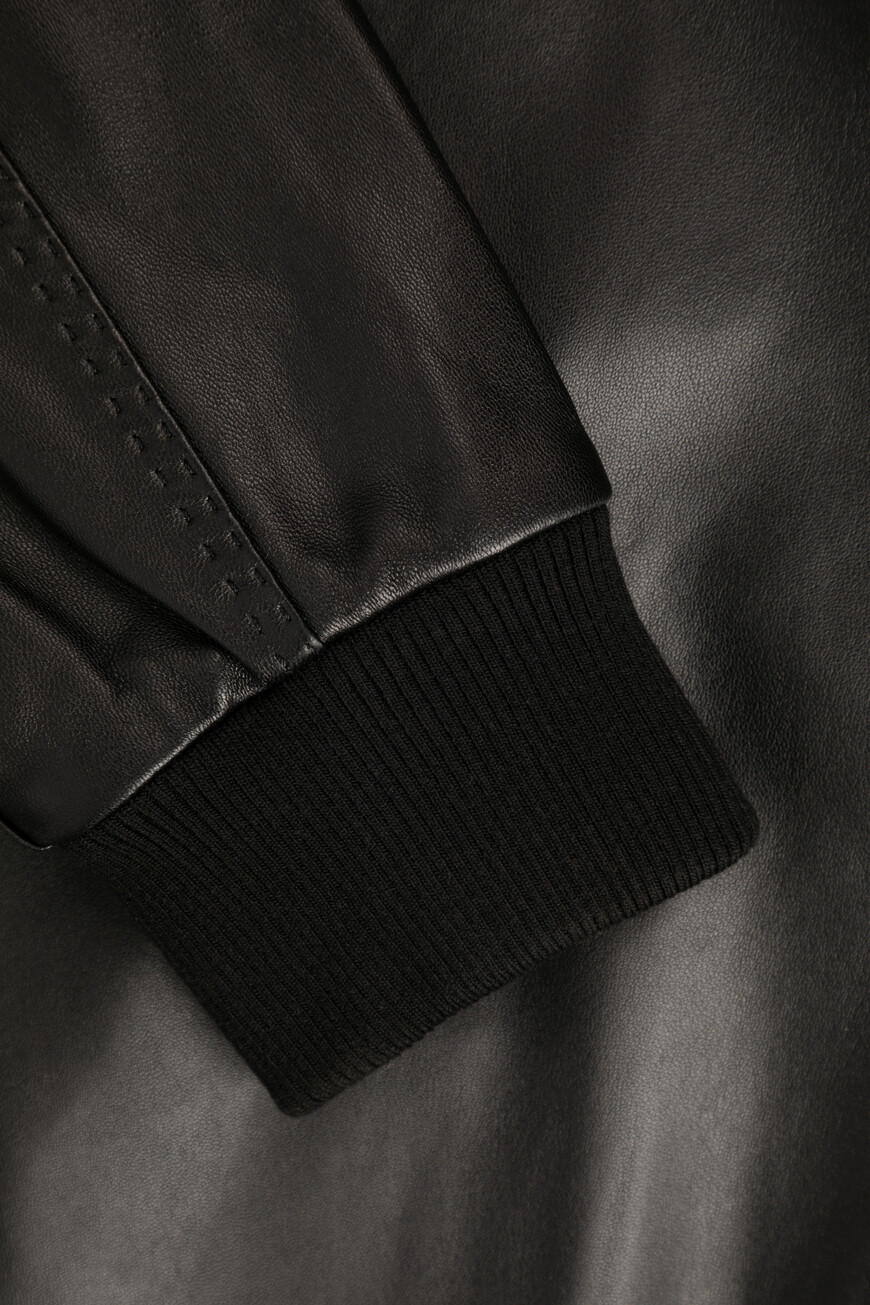 бомбер  вид слева