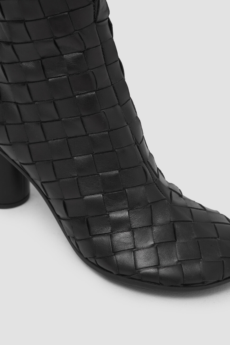 ботильоны  модель atomic 811087 V2ED0 1000 со скидкой