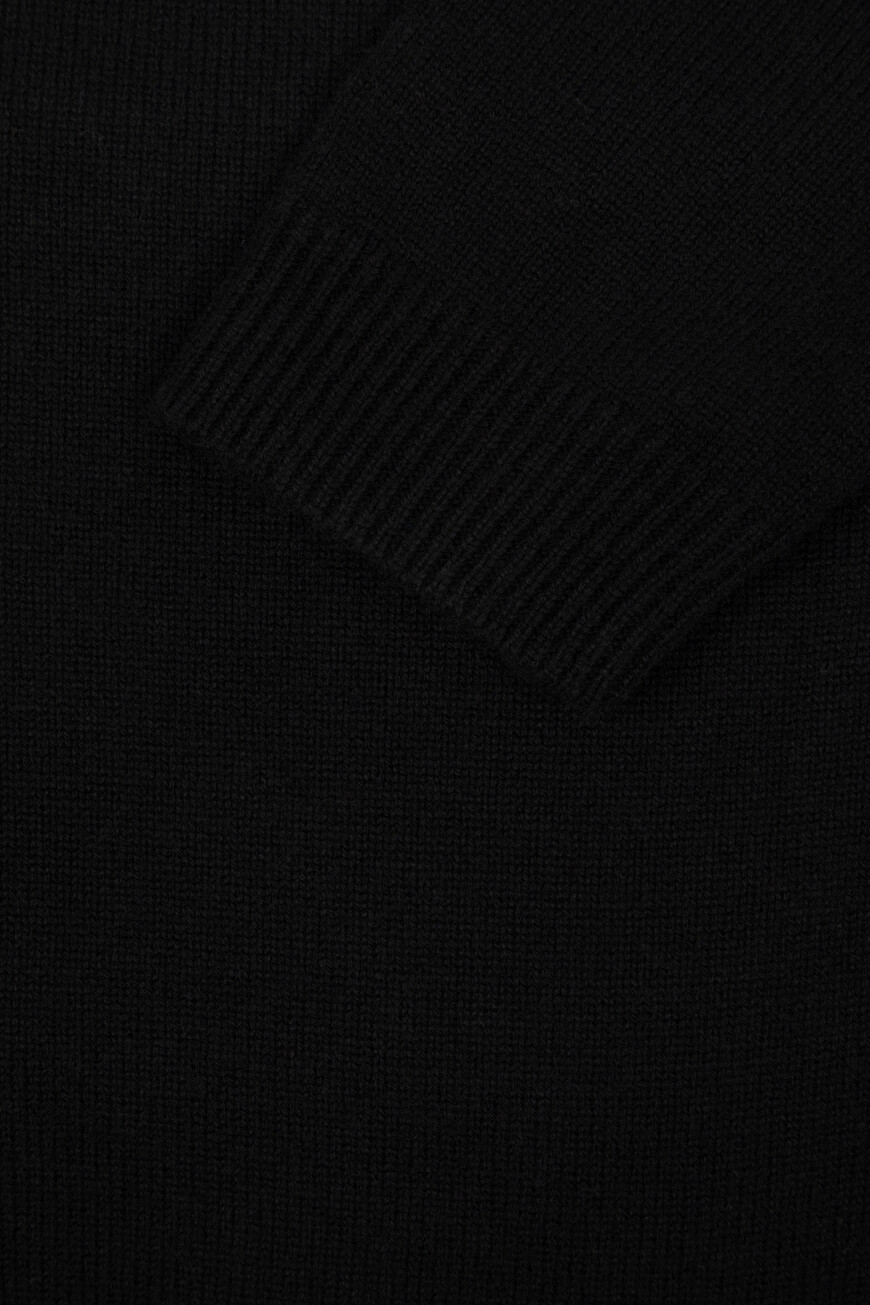 джемпер  UNISONO 2512361021 010 по распродаже