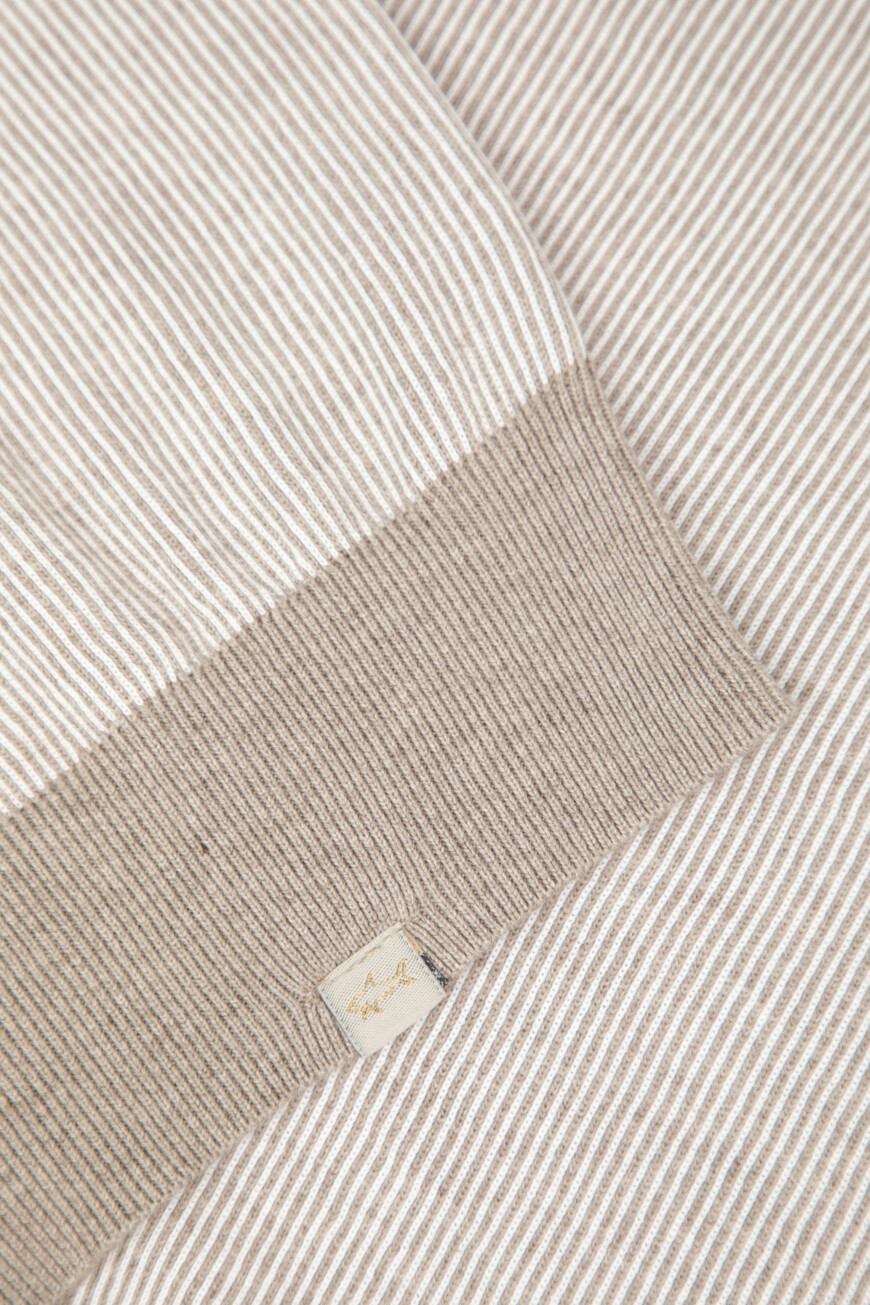 джемпер  25411538 128 на официальном сайте