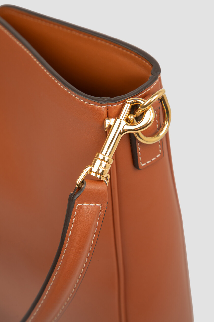 сумка  модель camille из линейки 16 soft 119563FX9.04LU по распродаже