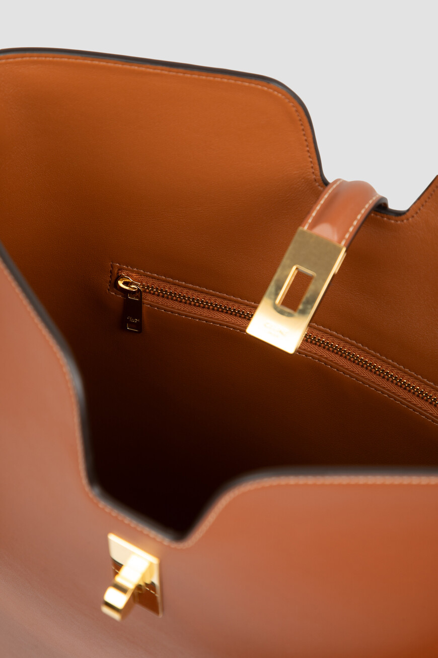 сумка  модель camille из линейки 16 soft 119563FX9.04LU на официальном сайте