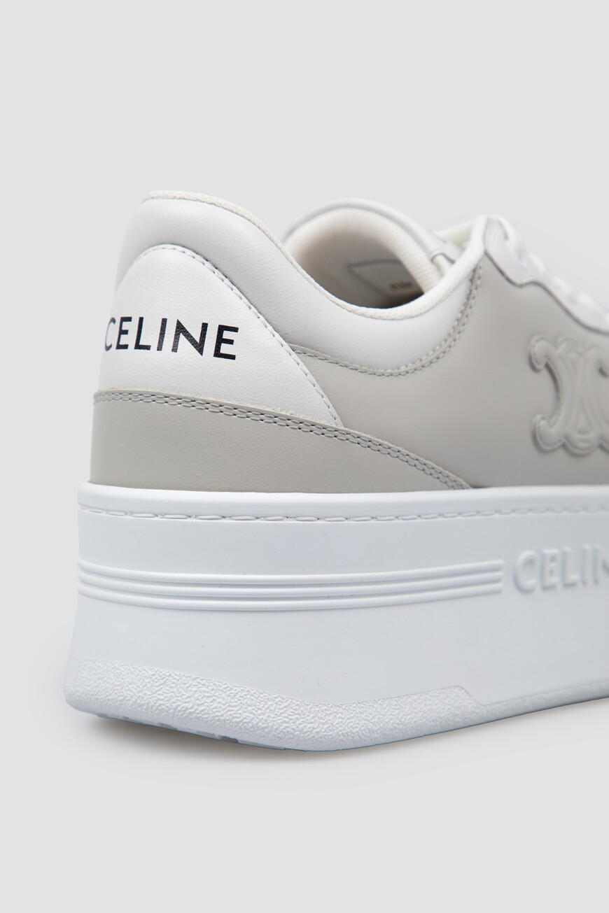 Продукция для женщин по распродаже