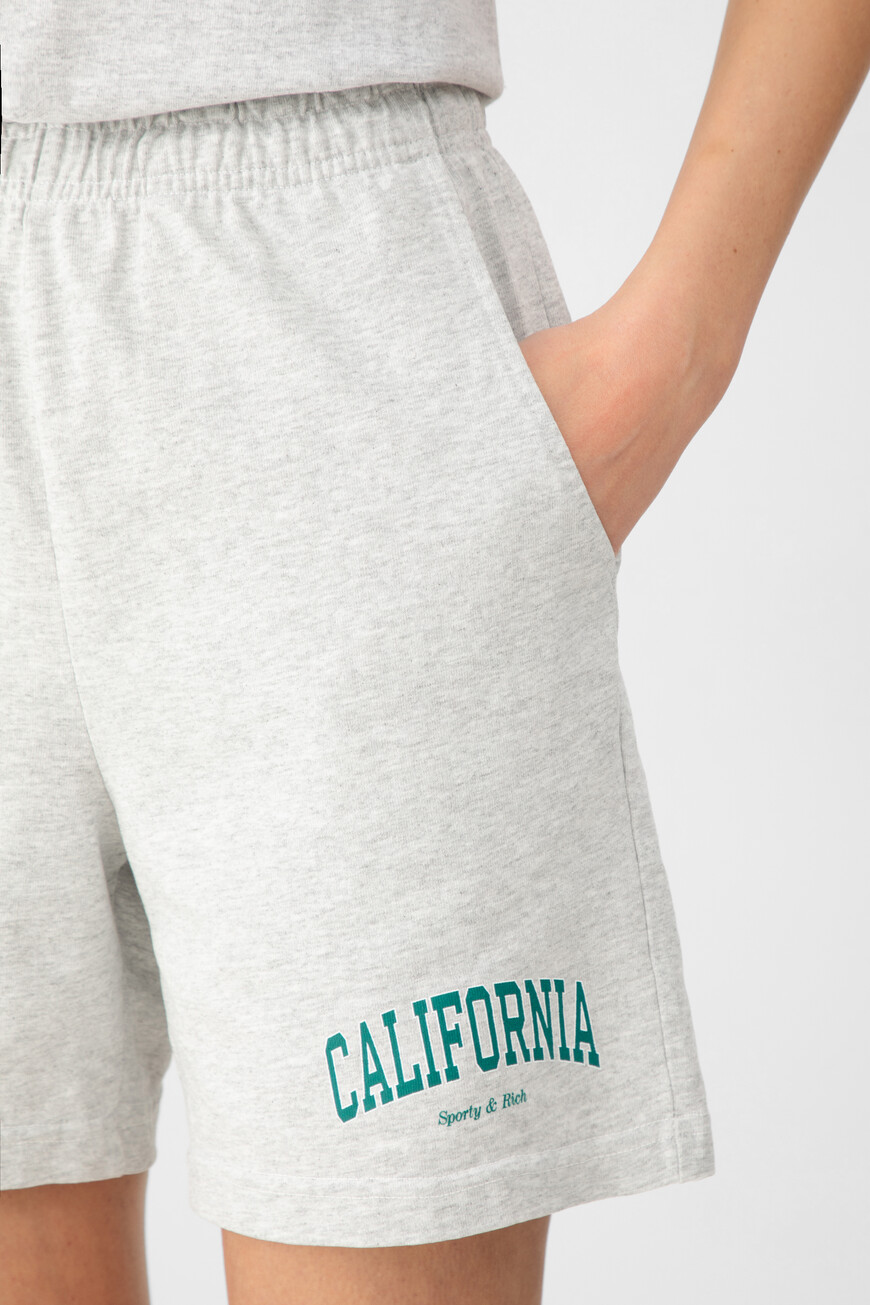 шорты sporty&rich модель california SH039622501GY03 купить с доставкой