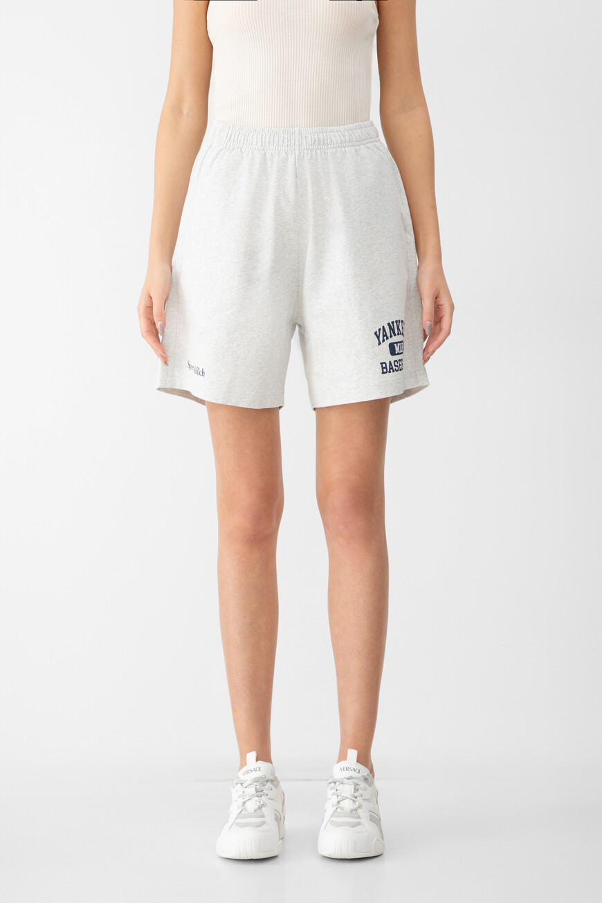 шорты sporty&rich модельyankees ivy SH039623660GY03 фотография