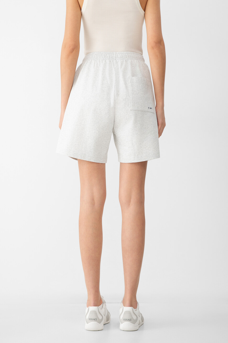 шорты sporty&rich модельyankees ivy SH039623660GY03 по акции