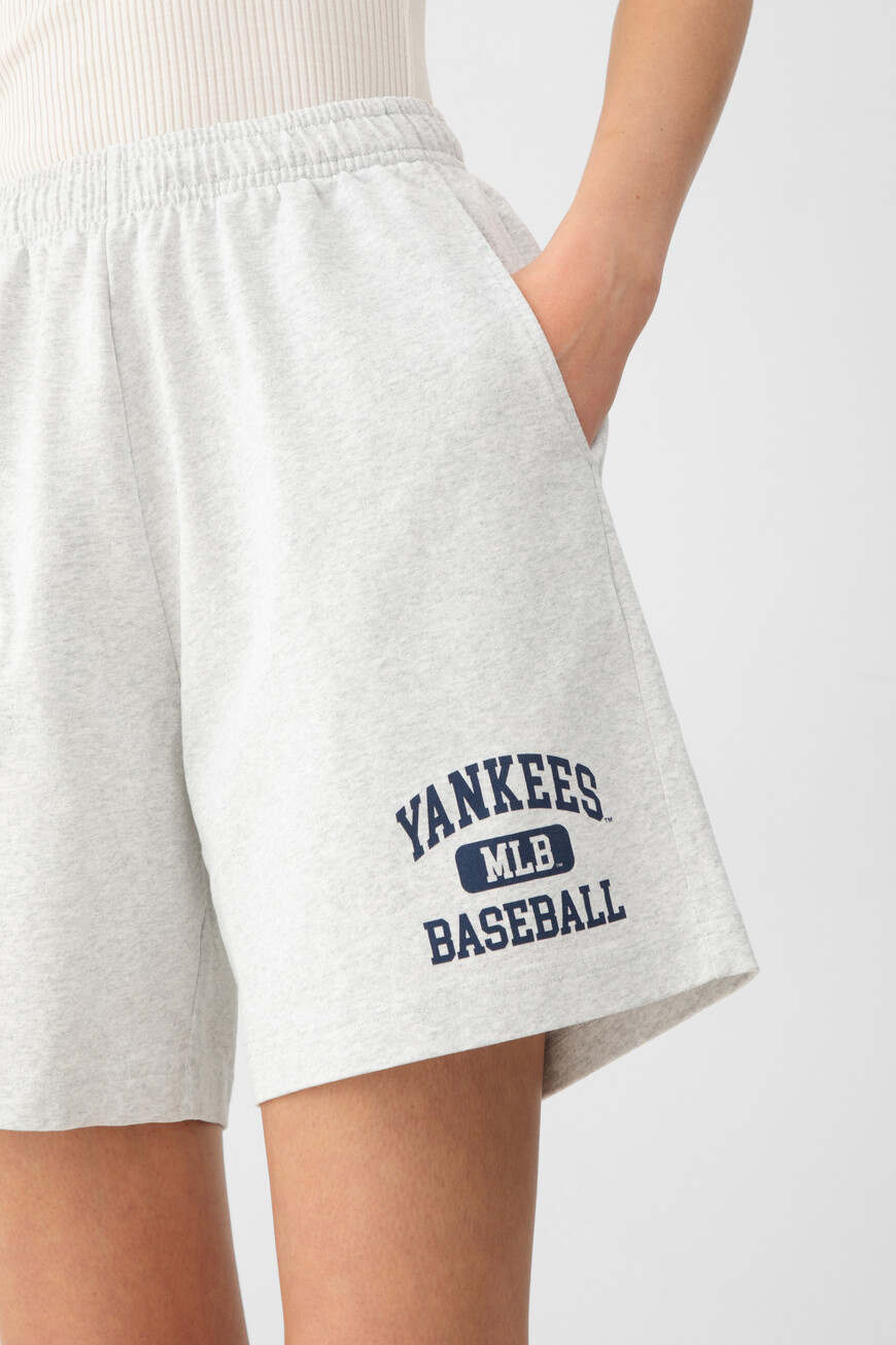 шорты sporty&rich модельyankees ivy SH039623660GY03 купить с доставкой