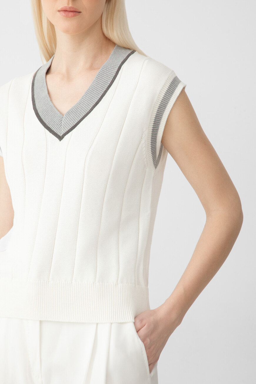 жилет  M19755412 CJ068 купить с доставкой