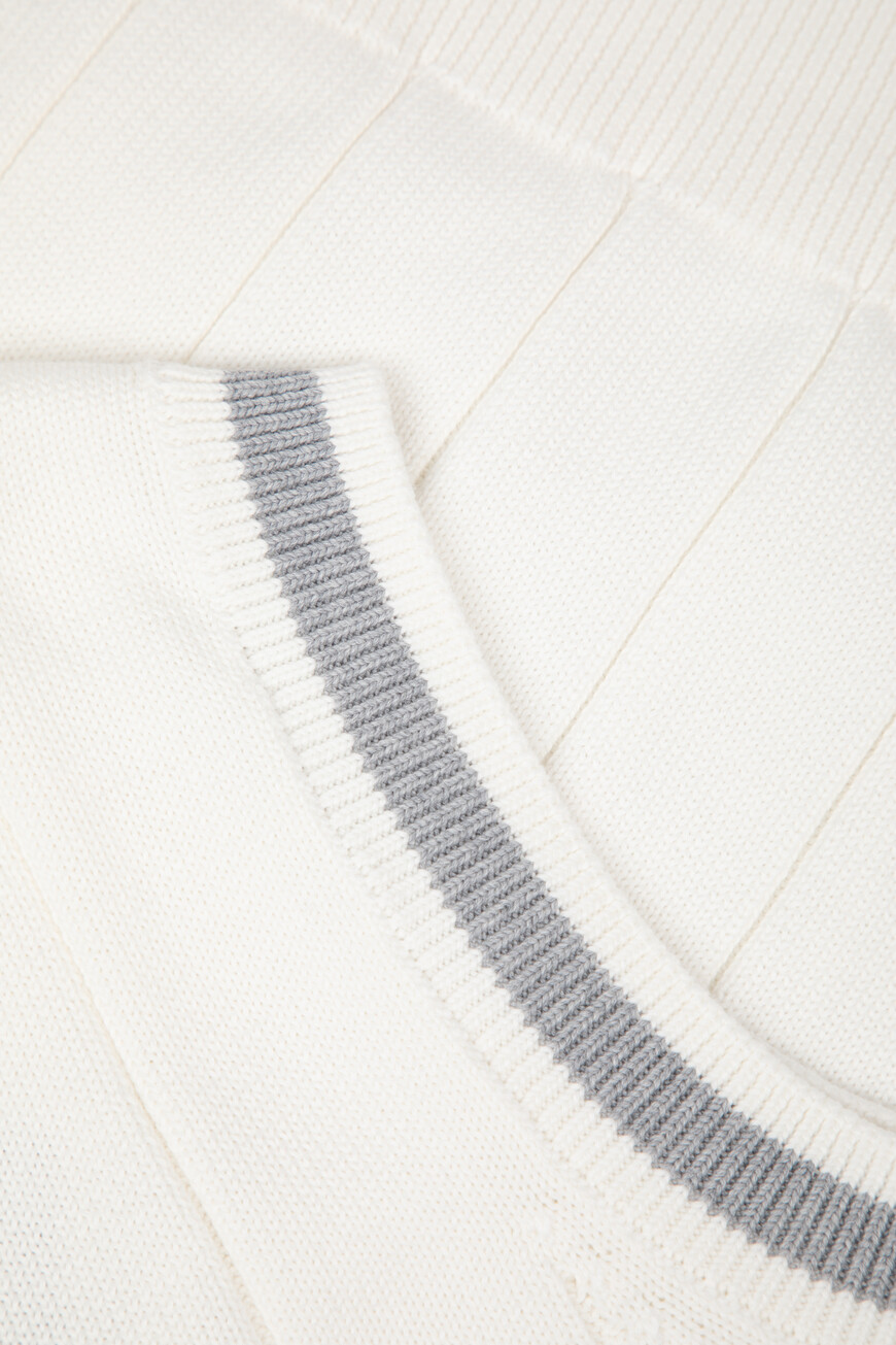 жилет  M19755412 CJ068 по распродаже