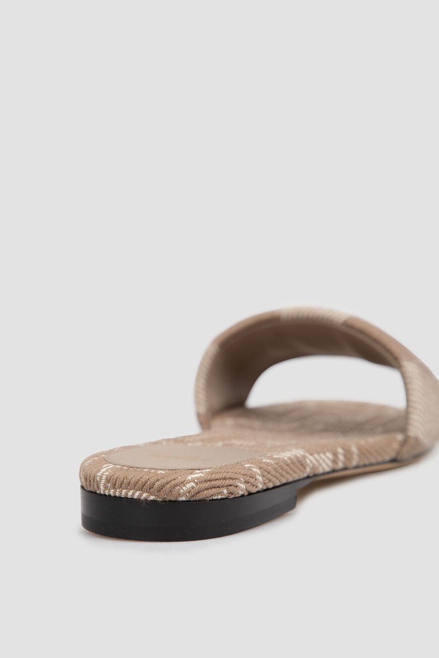 шлепанцы  модель sunshine 8R8092 ASB5 F1STE на официальном сайте