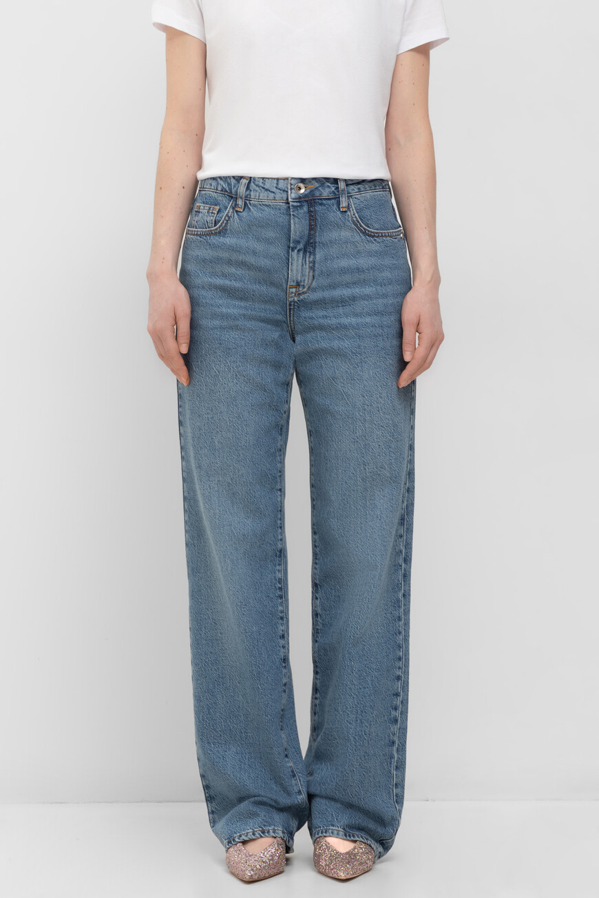 джинсы  модель из коллекции essential 8P0692_D1WZB CA48 фотография