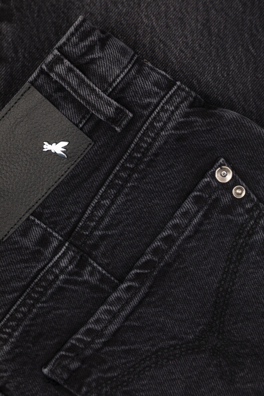 джинсы  модель из коллекции essential 8P0702_D1WZN K463 на официальном сайте