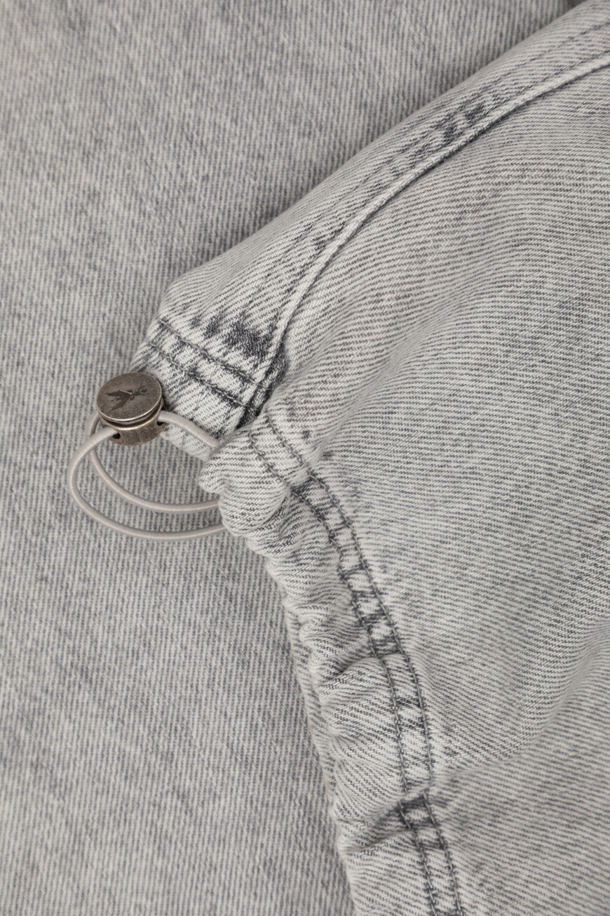 джинсы  8P0704_D096 S714 на официальном сайте