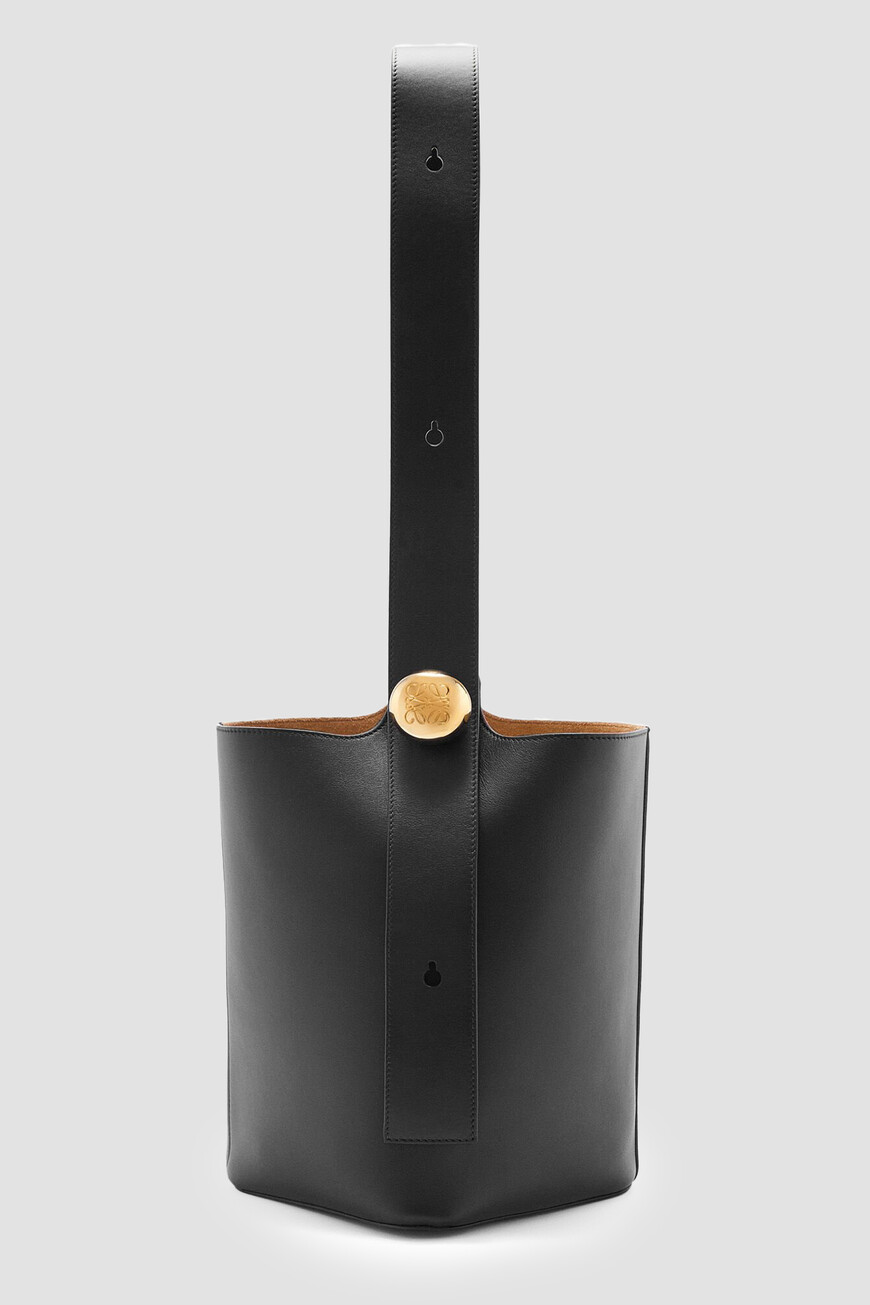 

Сумка Loewe Модель Pebble, Черный