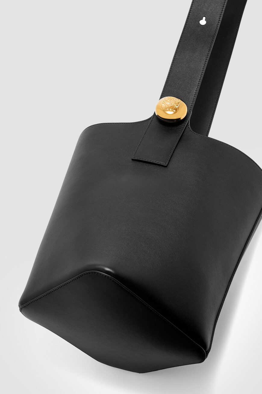 сумка  модель pebble AANBBBWX01 1100 со скидкой