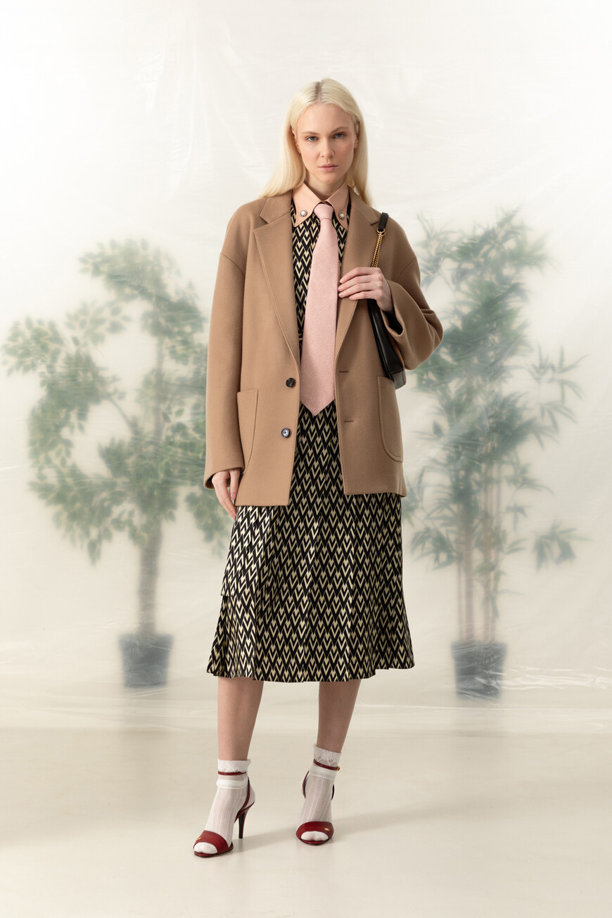 платье  модель toute la v 6B3VAEY590R R6E по распродаже