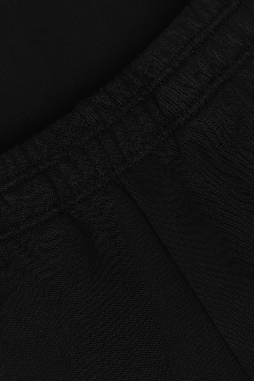 брюки  модель из лимитированной коллекции UA66SP630B 1302 BLACK по распродаже