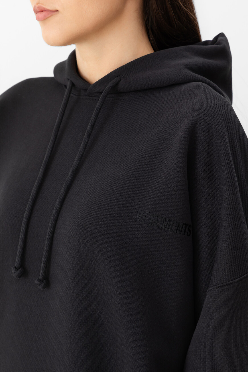 худи  UA66HD780B 1000 BLACK на официальном сайте