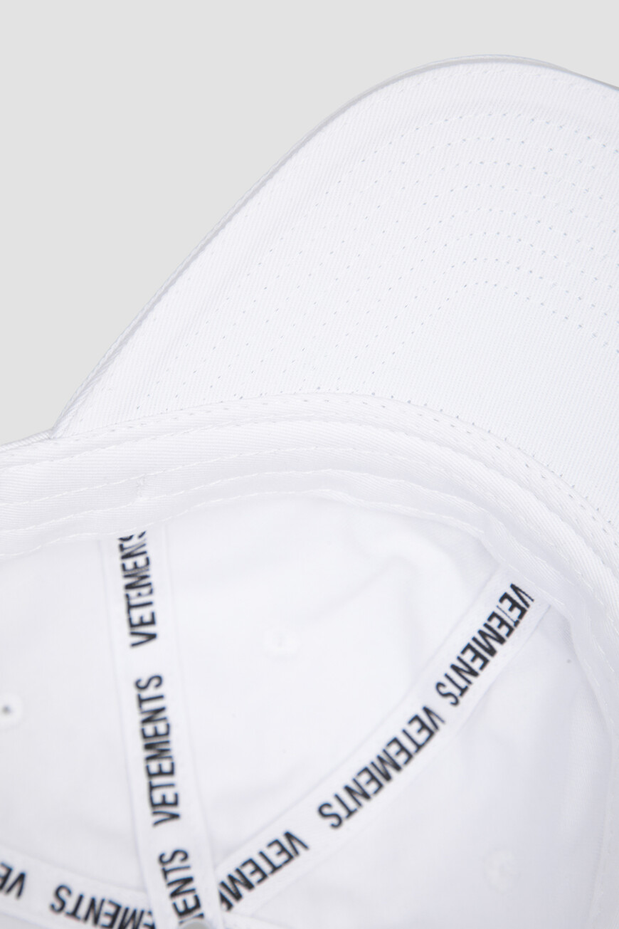 бейсболка  модель из лимитированной коллекции UA66CA100W 1052  WHITE на официальном сайте