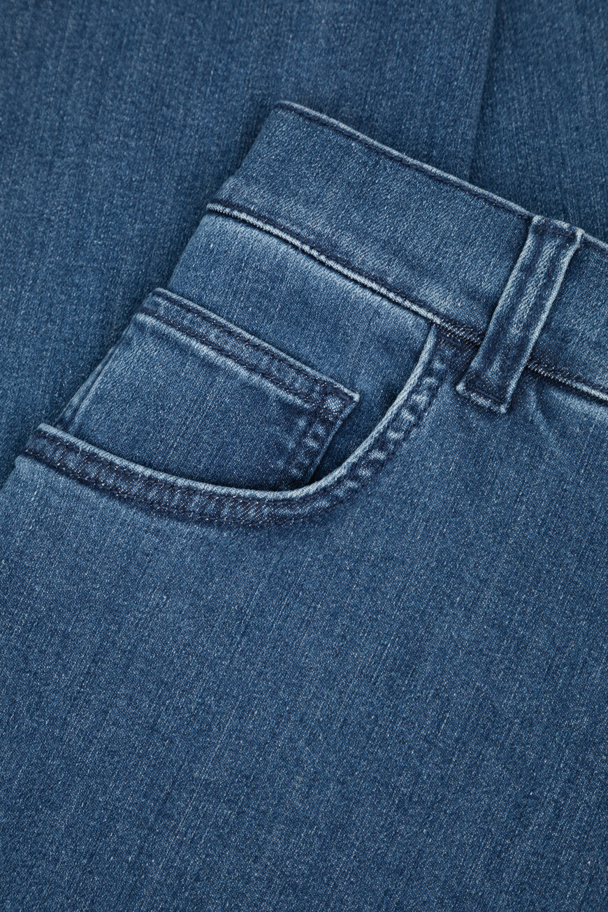 джинсы  MFT53B2080 RT19BL BMG0 на официальном сайте