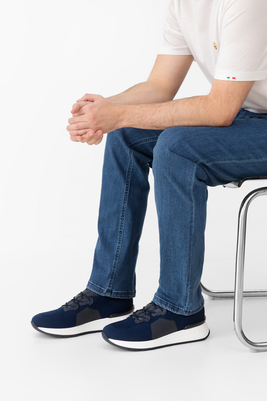 сникеры  UZ26EG2324 TSSDP B013 по акции