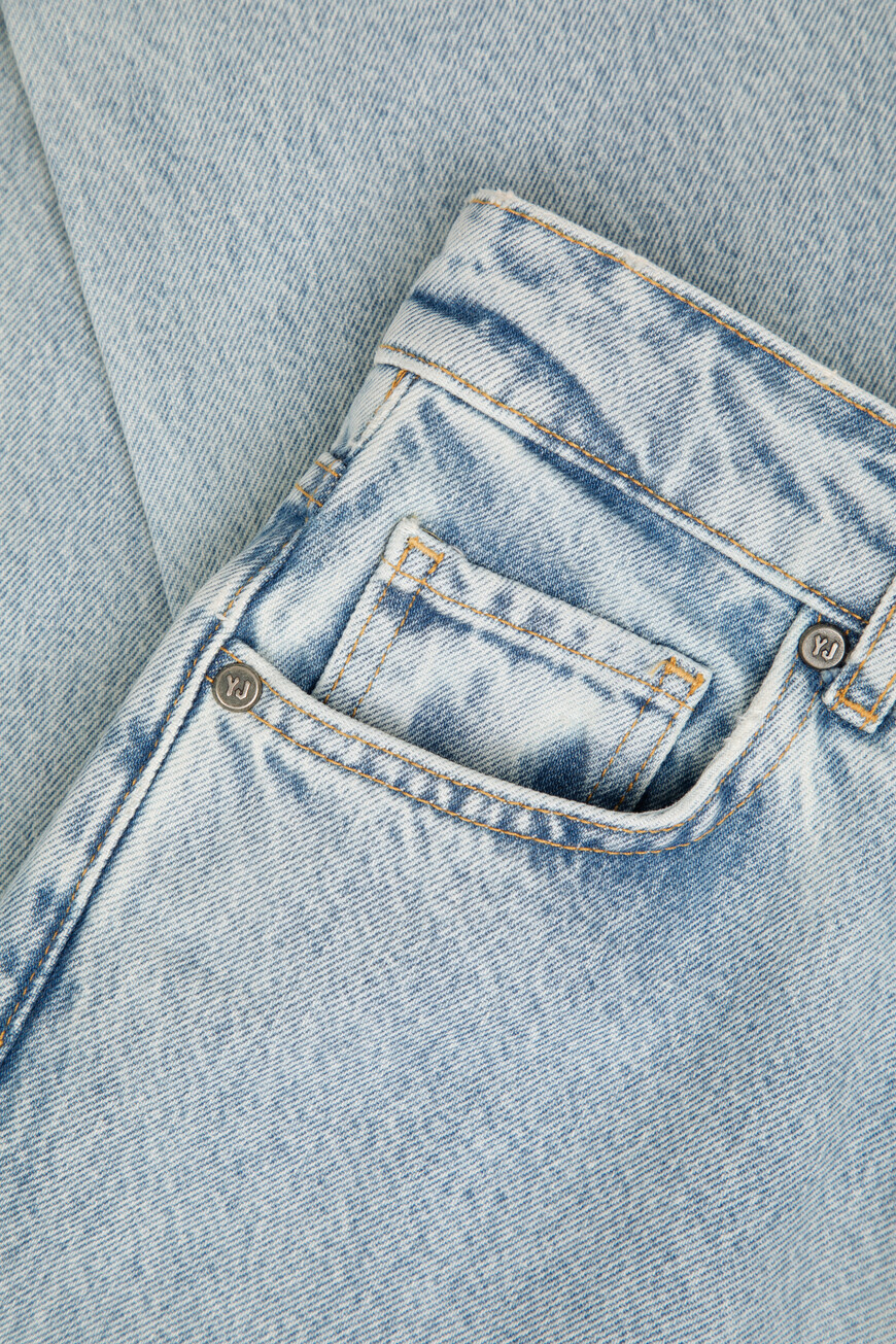 джинсы  YJ090101.0028.000560.00.23 (170-180) на официальном сайте