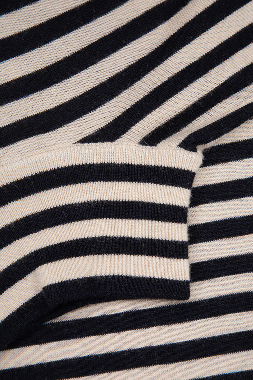 джемпер  PATRONI 2511361011 008 со скидкой