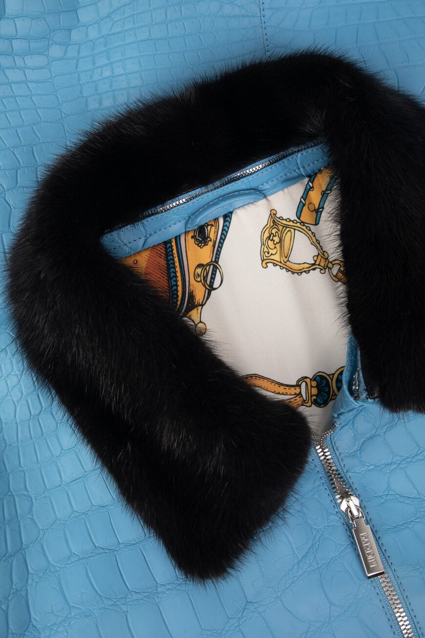 куртка  для взрослого возраста с изнаночной стороны